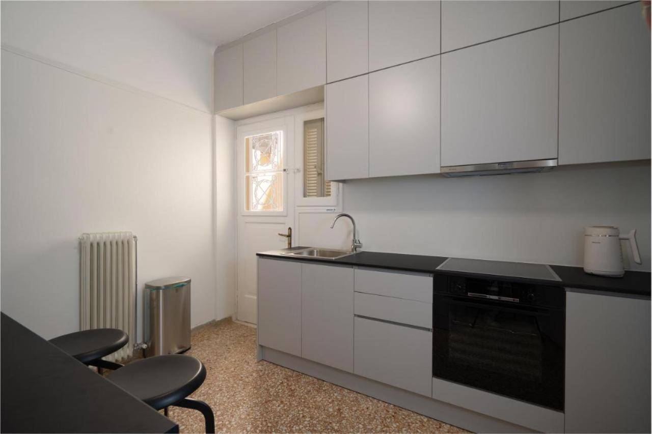 Vibrant Urban Getaway: Charming 2-Bedroom Near Bars, Parks, And Metro Atenas Exterior foto